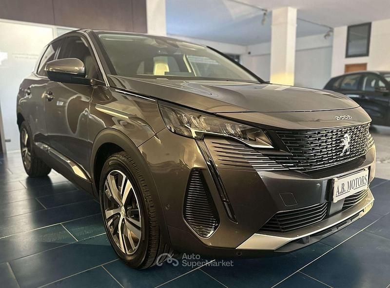 Usata Peugeot 3008 Allure 131 CV (96 kW) 2021 Gray SUV