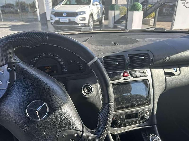 Usata Mercedes C220 Avantgarde 143 CV (105 kW) 2003 Berlina