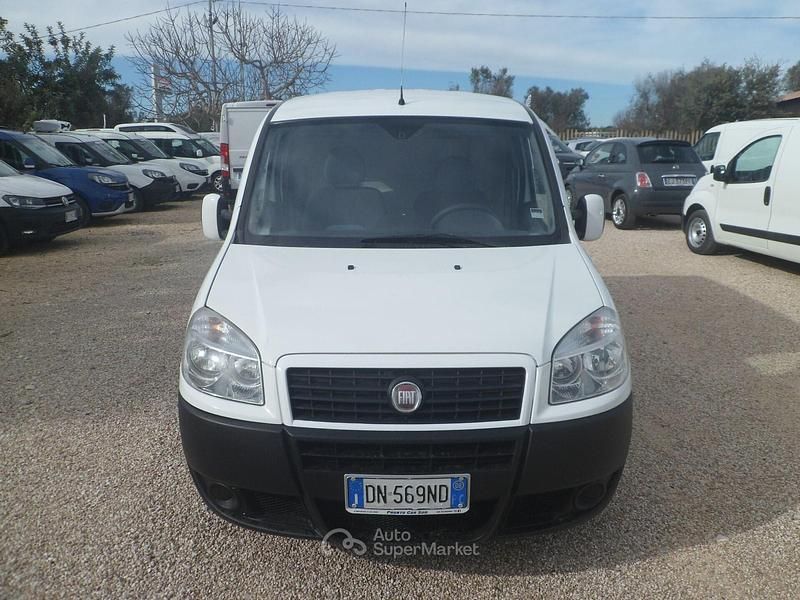 Usata Fiat Doblò 105 CV (77 kW) 2009 Bianco Monovolume