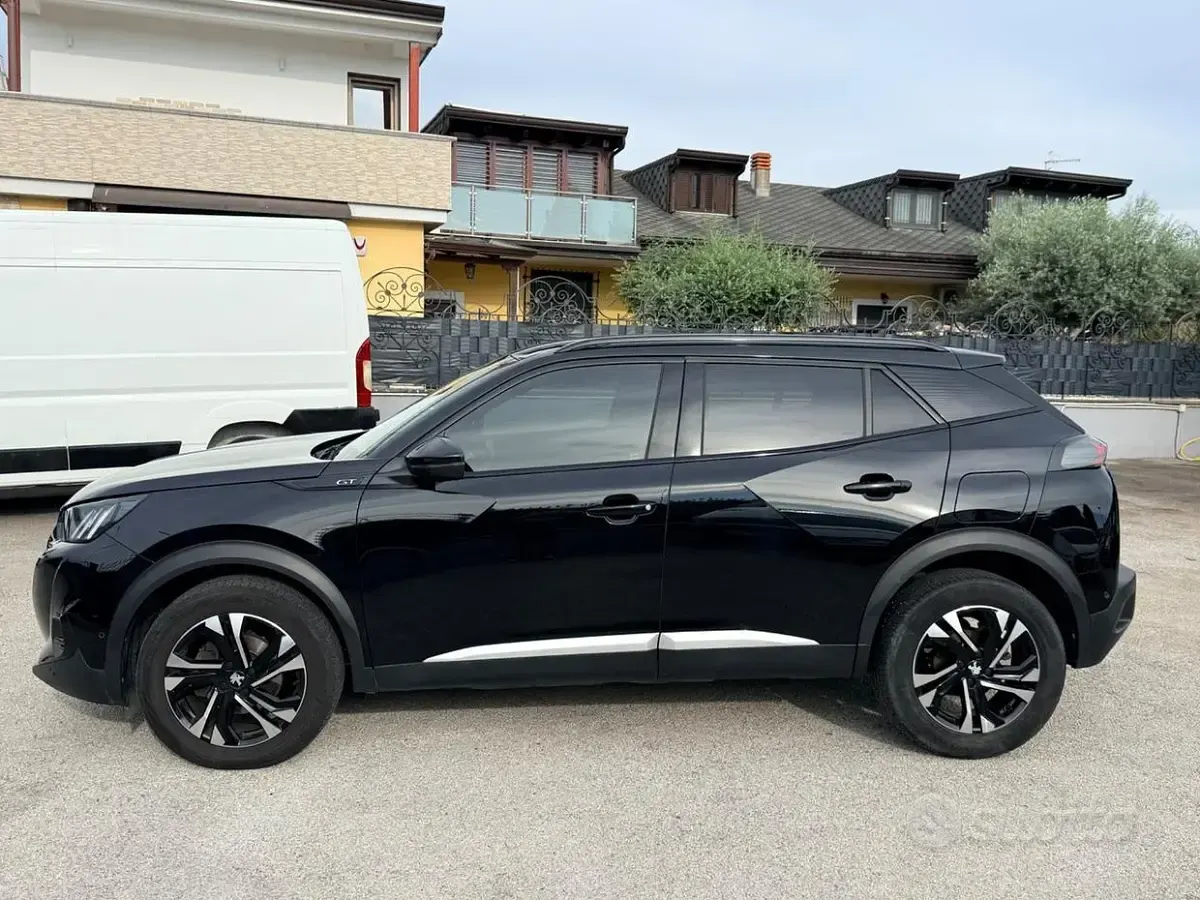 Usata Peugeot 2008 GT 131 CV (96 kW) 2021 Nero SUV