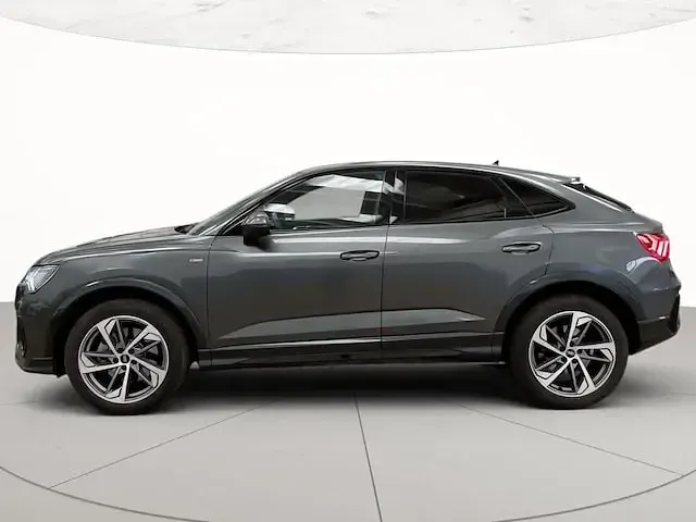 Usata Audi Q3 Sportback S-Line 193 CV (141 kW) 2025 Grigio daytona perlato SUV
