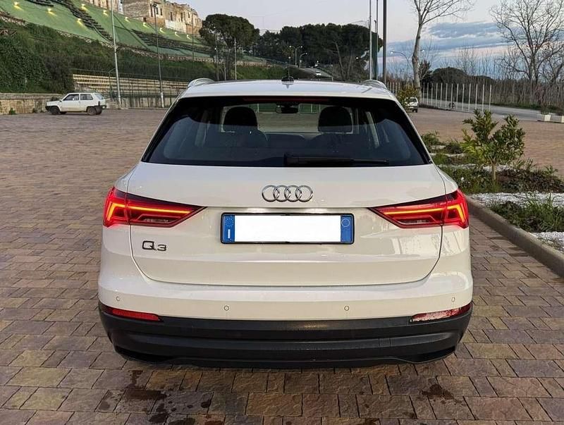 Usata Audi Q3 Ambiente 150 CV (110 kW) 2023 Bianco SUV