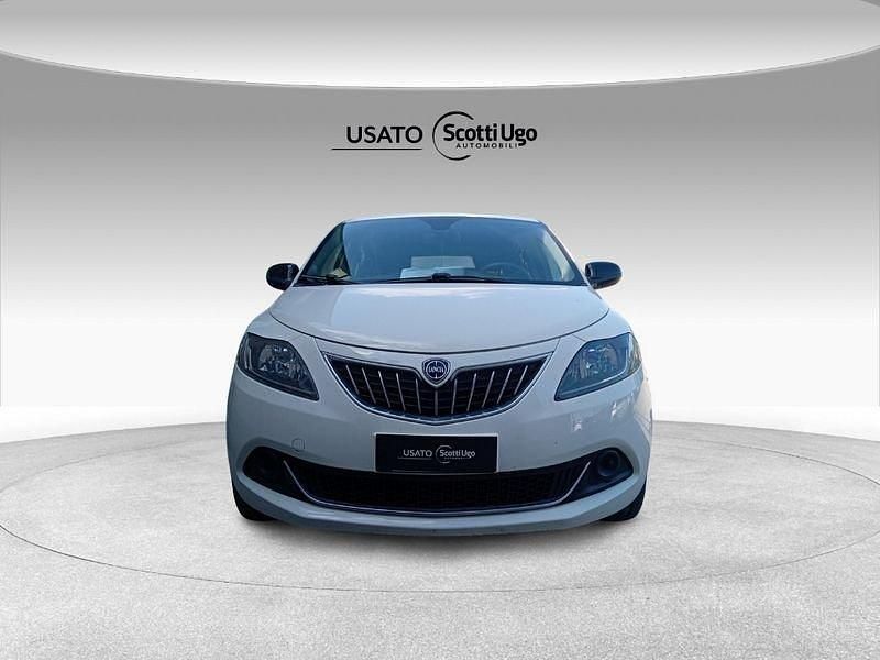 Usata Lancia Ypsilon Silver 69 CV (50 kW) 2022 Bianco Utilitaria