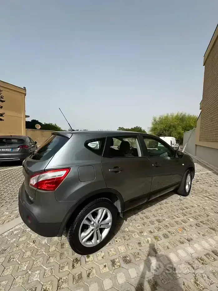 Usata Nissan Qashqai 2011 Grigio SUV