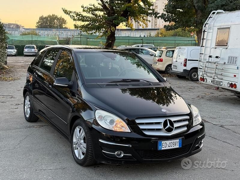 Usata Mercedes B180 Premium 108 CV (79 kW) 2012 Nero Monovolume