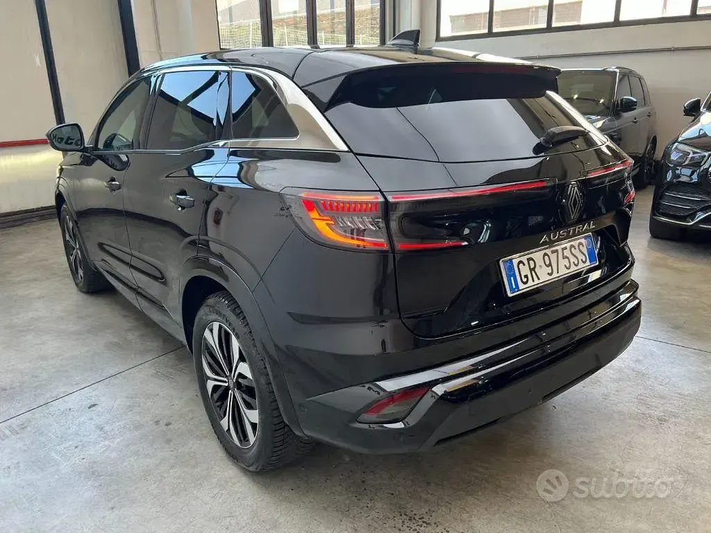 Usata Renault Austral Techno 158 CV (116 kW) 2023 Blu SUV