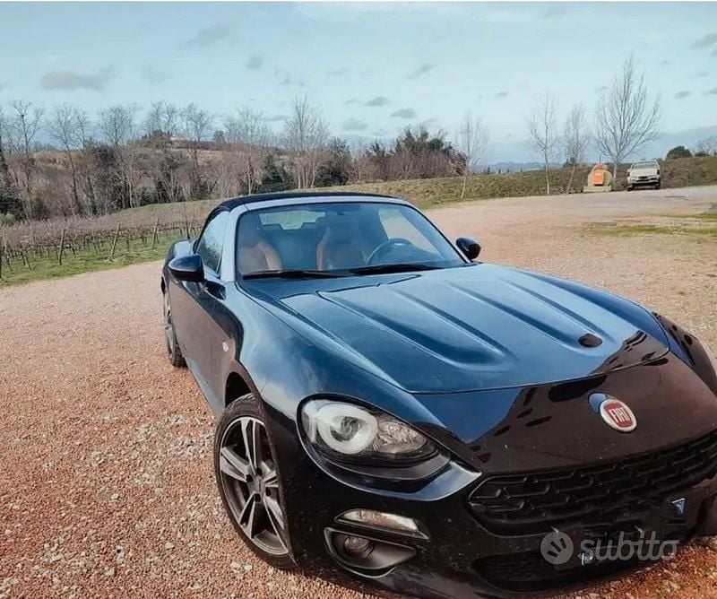 Usata Fiat 124 Lusso 140 CV (102 kW) 2017 Nero Cabrio
