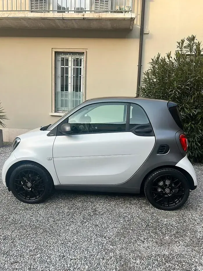 Usata Smart ForTwo Coupé 71 CV (52 kW) 2017 Bianco Coupé