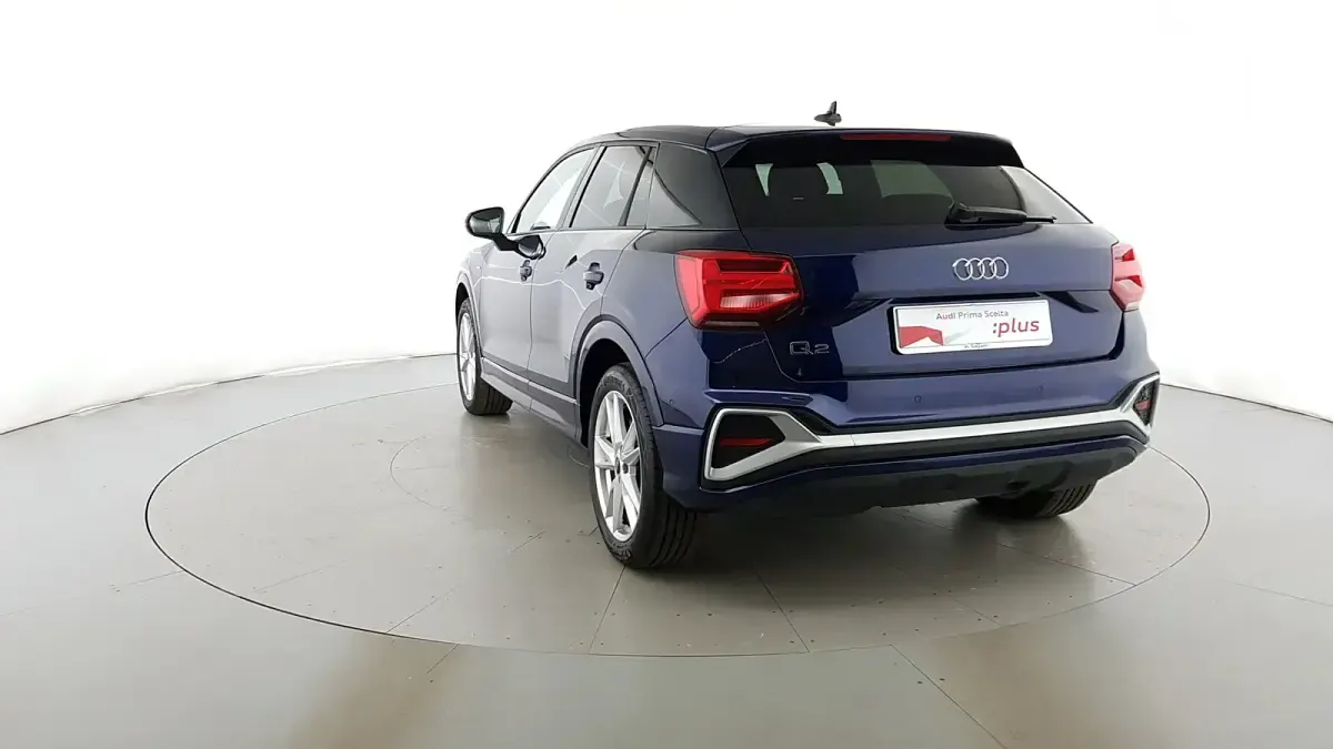 Usado Audi Q2 S-Line 150 CV (110 kW) 2025 Azul SUV