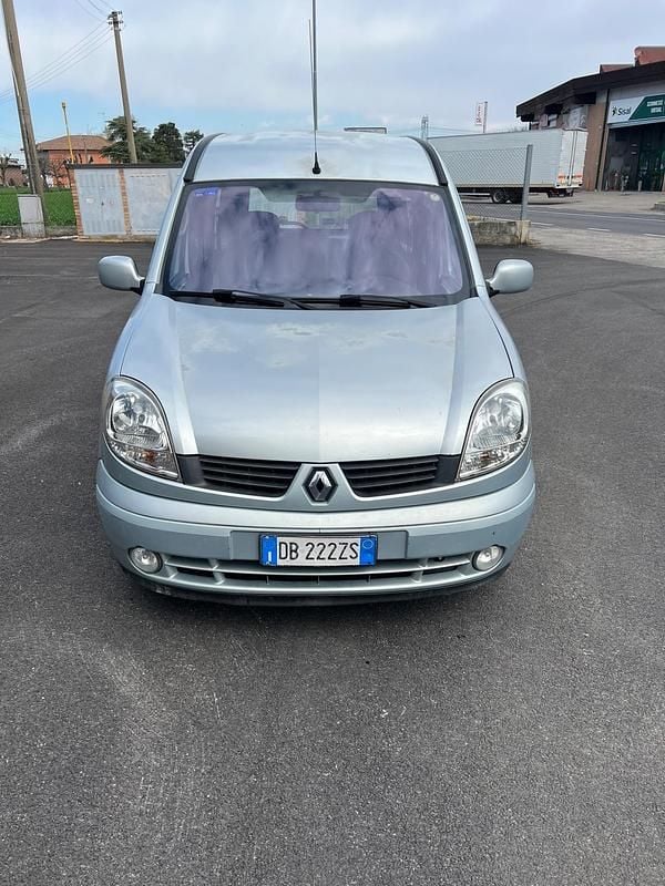 Usata Renault Kangoo Luxe 75 CV (55 kW) 2006 Grigio Monovolume