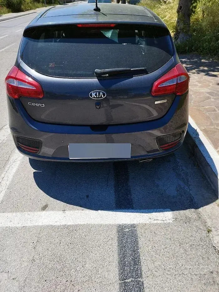 Usata Kia Ceed 110 CV (80 kW) 2017 Blu Utilitaria