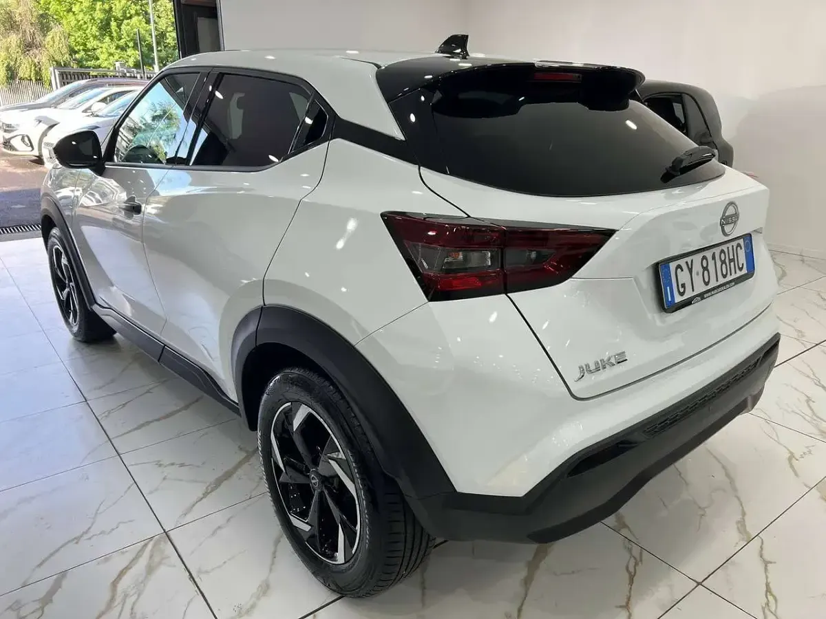 Używany Nissan Juke Acenta 114 KM (83 kW) 2025 Szary SUV