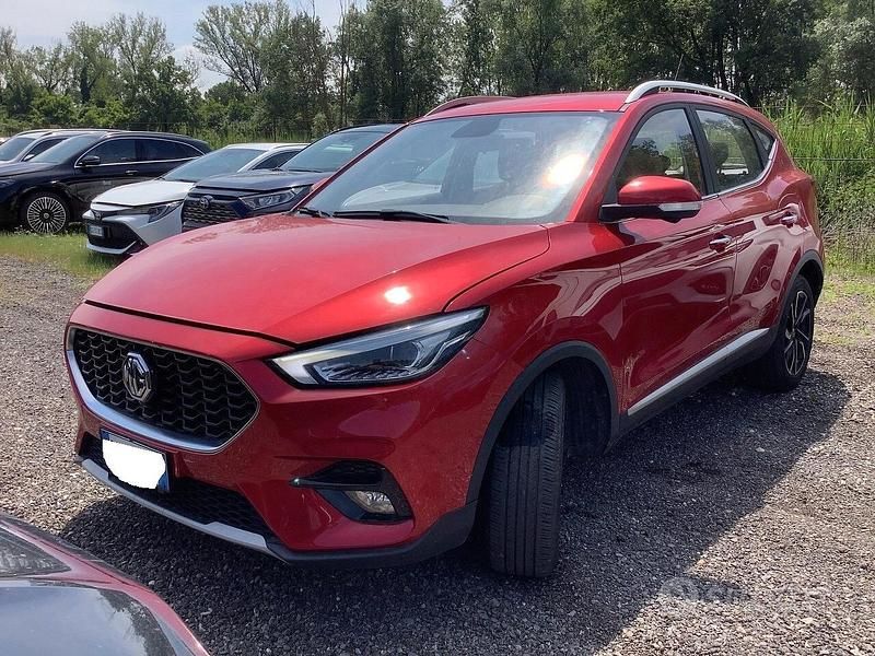 Usata MG ZS Luxury 106 CV (77 kW) 2022 Rosso Berlina