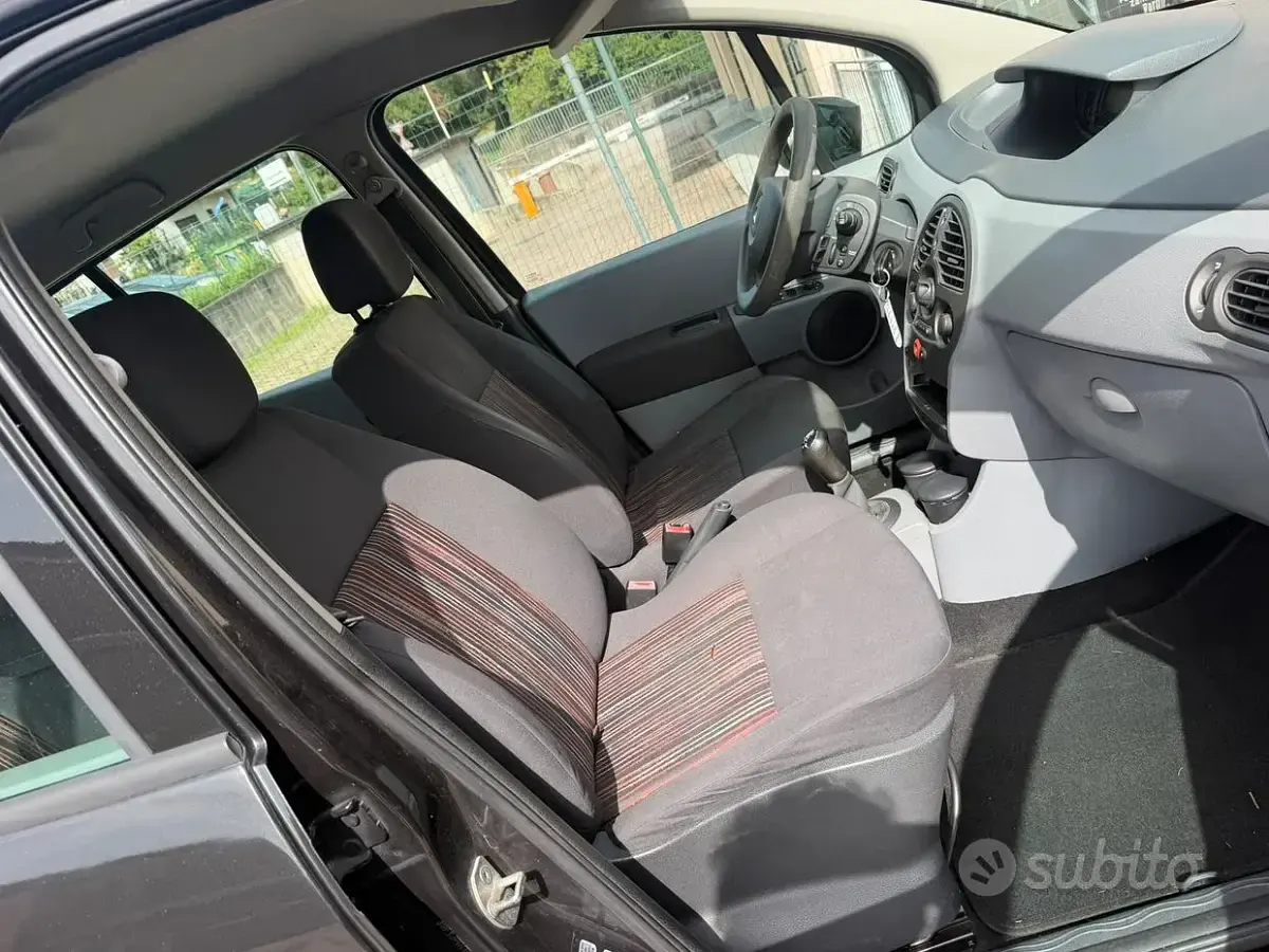Usata Renault Modus 75 CV (55 kW) 2010 Nero Monovolume