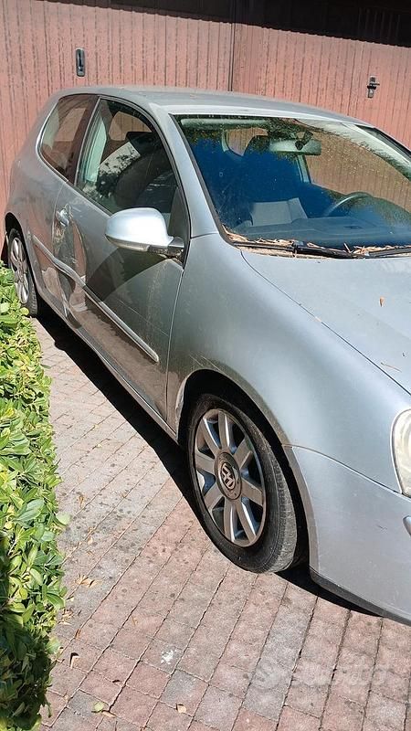 Grigio Usata 2005 VW Golf IV Tre volumi | 2000 € (Ottimo prezzo) - Immagine 1/4