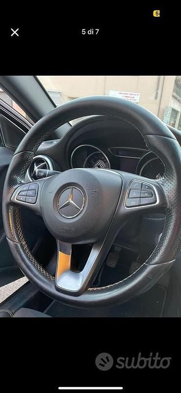 Gebraucht Mercedes A180 116 PS (85 kW) 2018 Schwarz Limousine