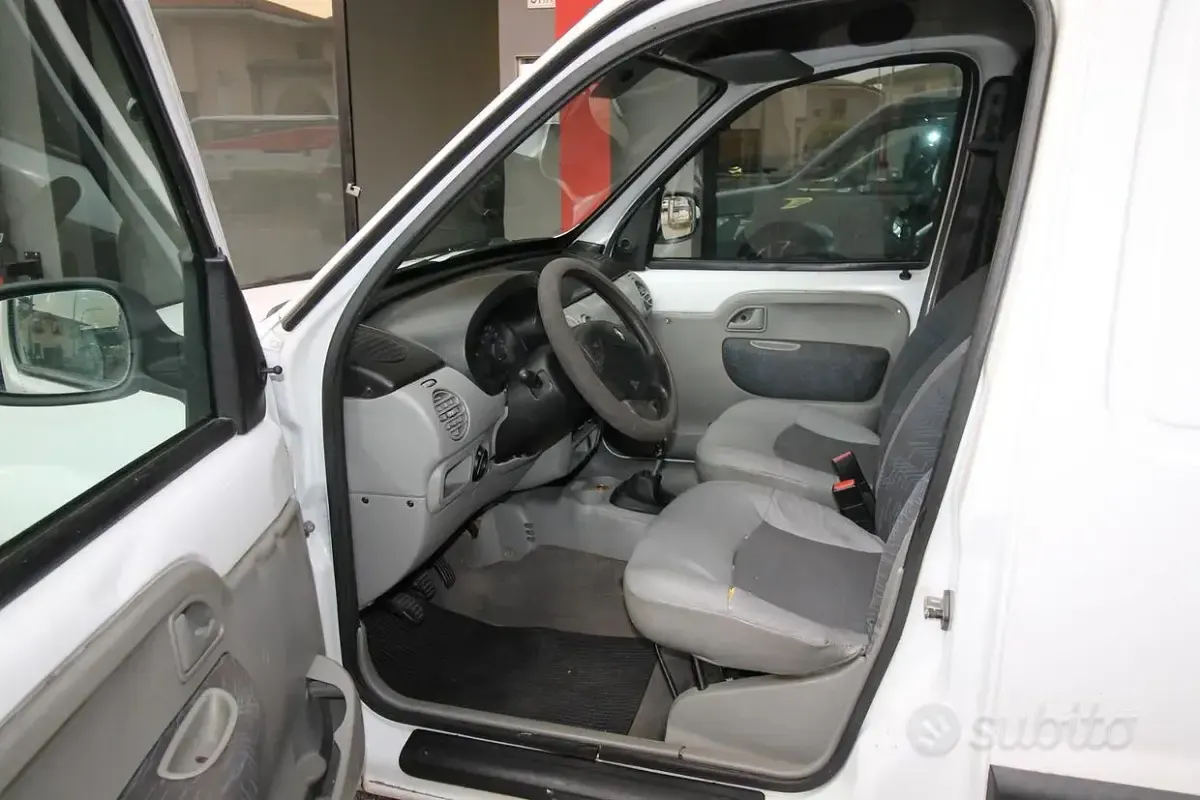 Usata Renault Kangoo 84 CV (61 kW) 2007 Bianco Monovolume