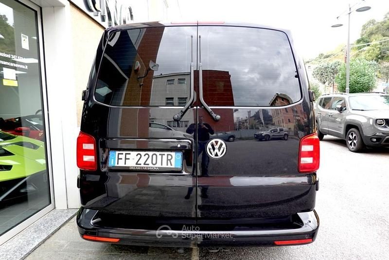 Usata VW Transporter 150 CV (110 kW) 2016 Nero Furgone