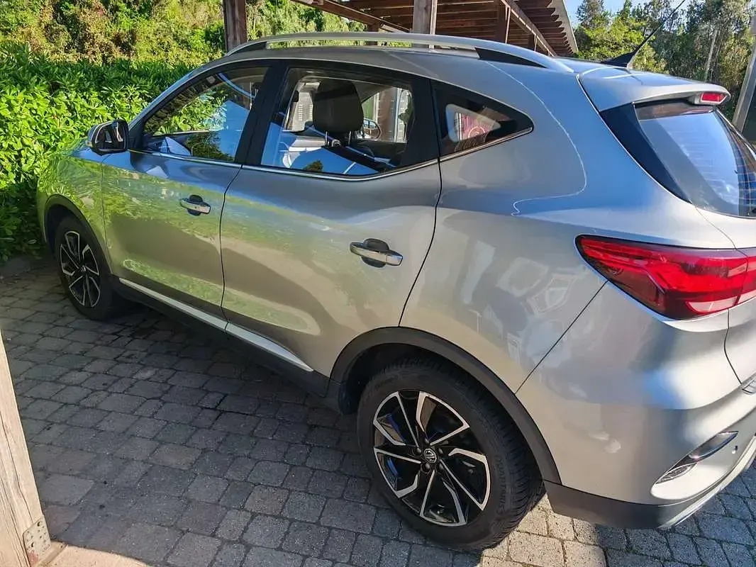 Usata MG ZS Luxury 111 CV (81 kW) 2024 Grigio SUV