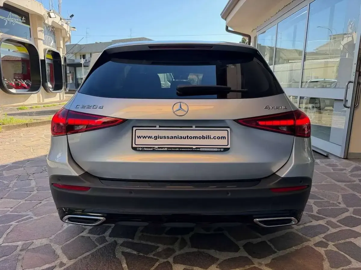 Usata Mercedes C220 Premium 200 CV (147 kW) 2023 Argento Station wagon