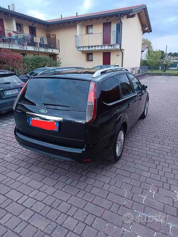 Usata Ford Focus 90 CV (66 kW) 2009 Nero Station wagon