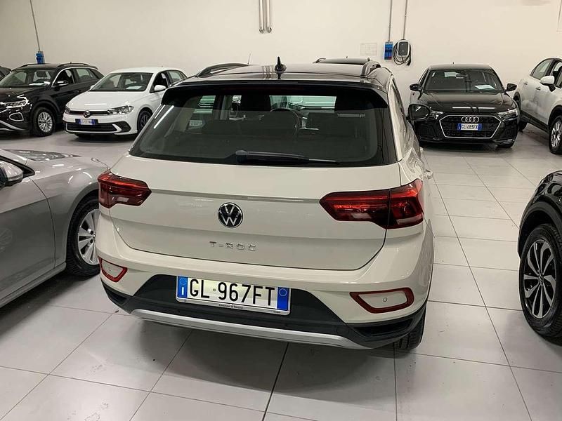 Usata VW T-Roc Life 150 CV (110 kW) 2022 Beige SUV