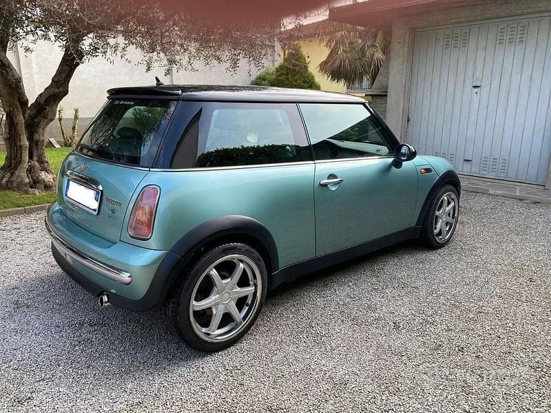 Usata Mini Cooper 116 CV (85 kW) 2002 Verde Utilitaria