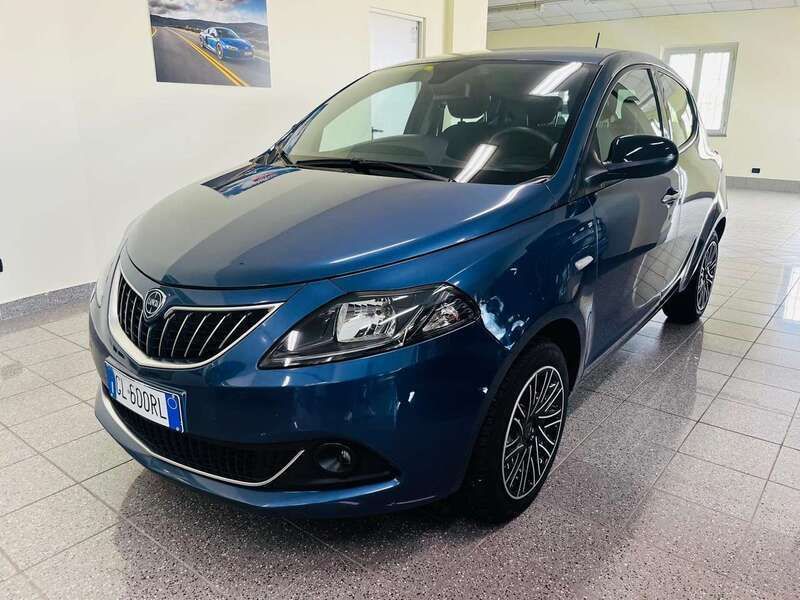 Usata Lancia Ypsilon Gold 69 CV (50 kW) 2022 Blu Utilitaria