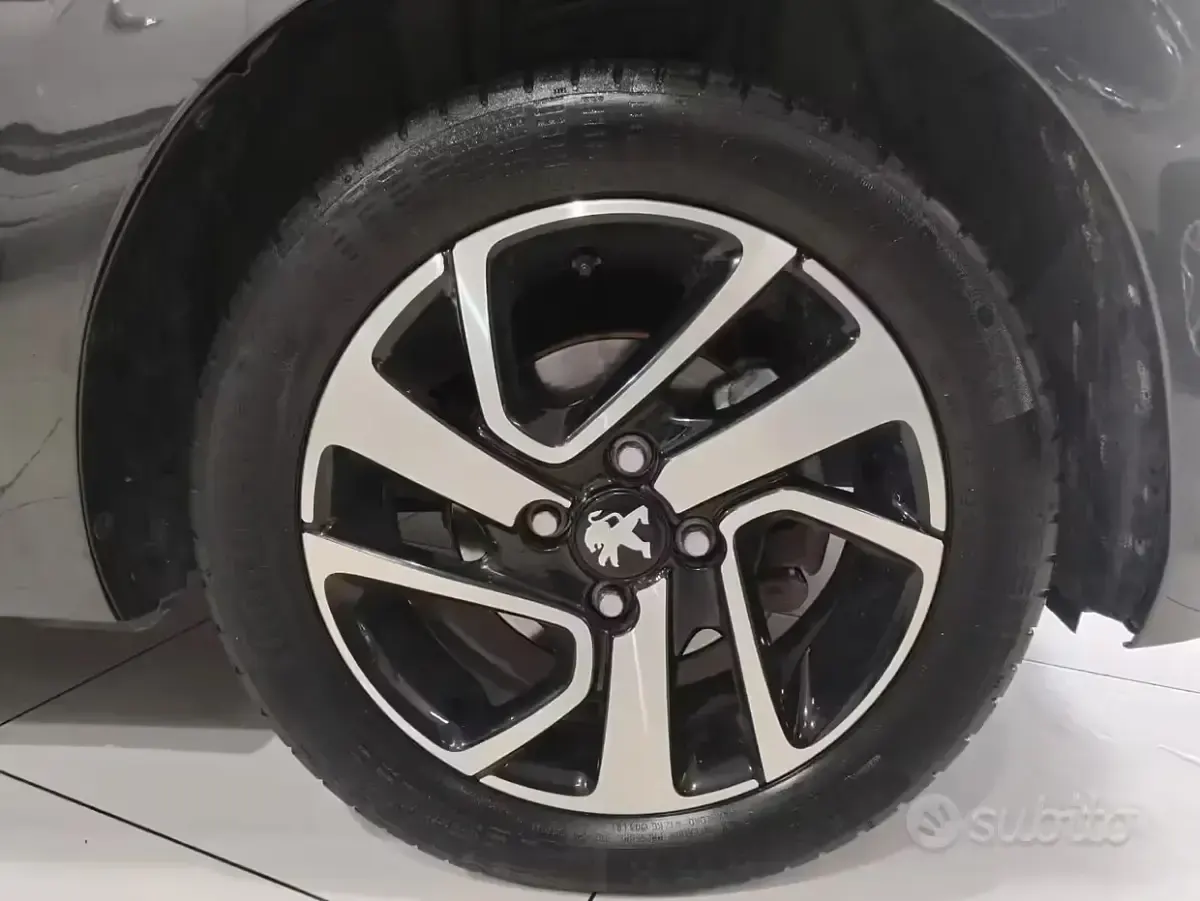 Usata Peugeot 108 Allure 69 CV (50 kW) 2018 Grigio Utilitaria