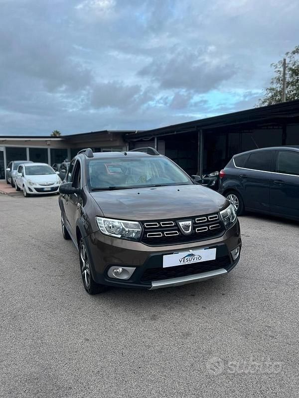 Usata Dacia Sandero Comfort 95 CV (69 kW) 2019 Marrone Berlina