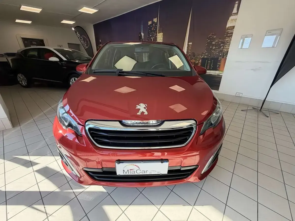 Usata Peugeot 108 Allure 72 CV (52 kW) 2021 Rosso Utilitaria
