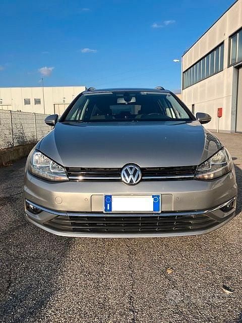 Usata VW Golf VII Business 115 CV (84 kW) 2018 Grigio Station wagon