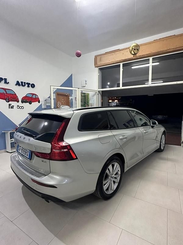 Usata Volvo V60 R-Design 149 CV (109 kW) 2021 Beige Station wagon