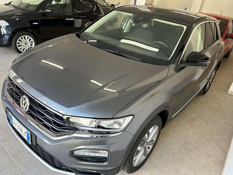 Usata VW T-Roc Style 116 CV (85 kW) 2019 Grigio SUV