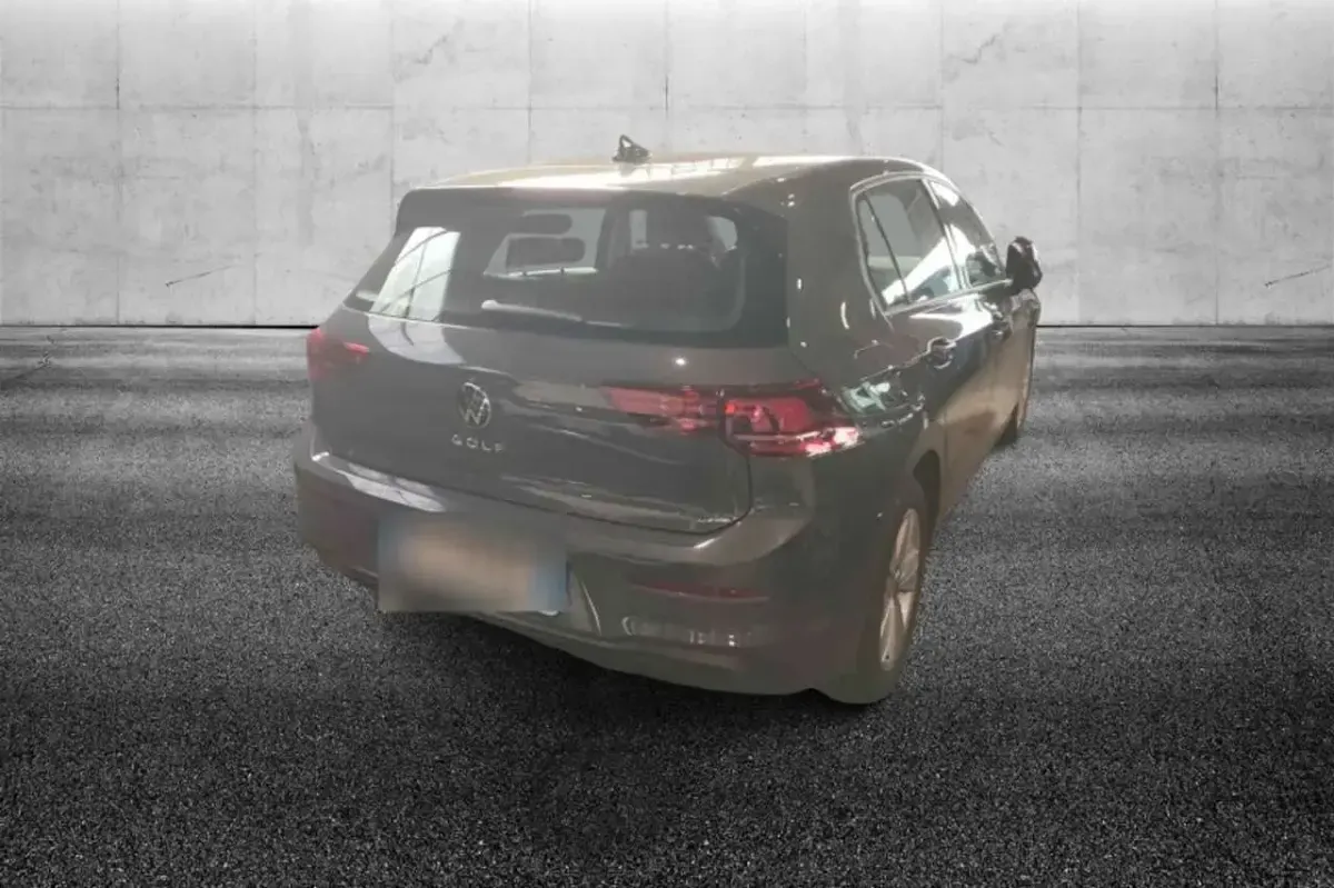 Brugt VW Golf VIII Life 116 HK (85 kW) 2025 Grå Sedan
