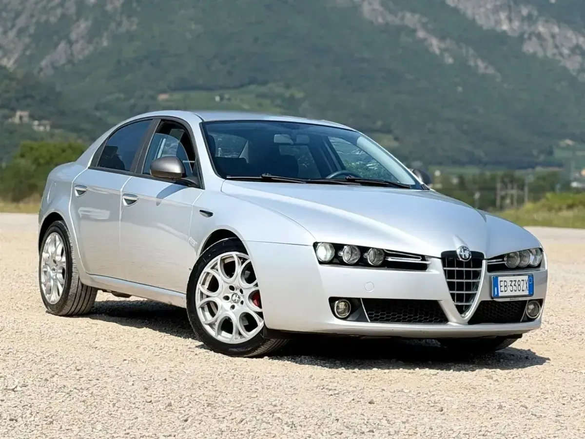 Usata Alfa Romeo 159 150 CV (110 kW) 2010 Argento Berlina