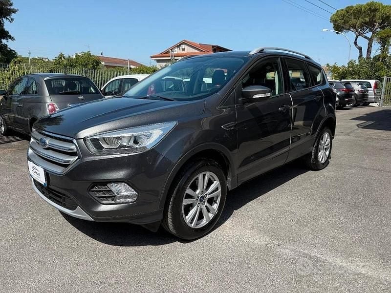 Usata Ford Kuga Business Edition 120 CV (88 kW) 2019 Grigio(met.) SUV