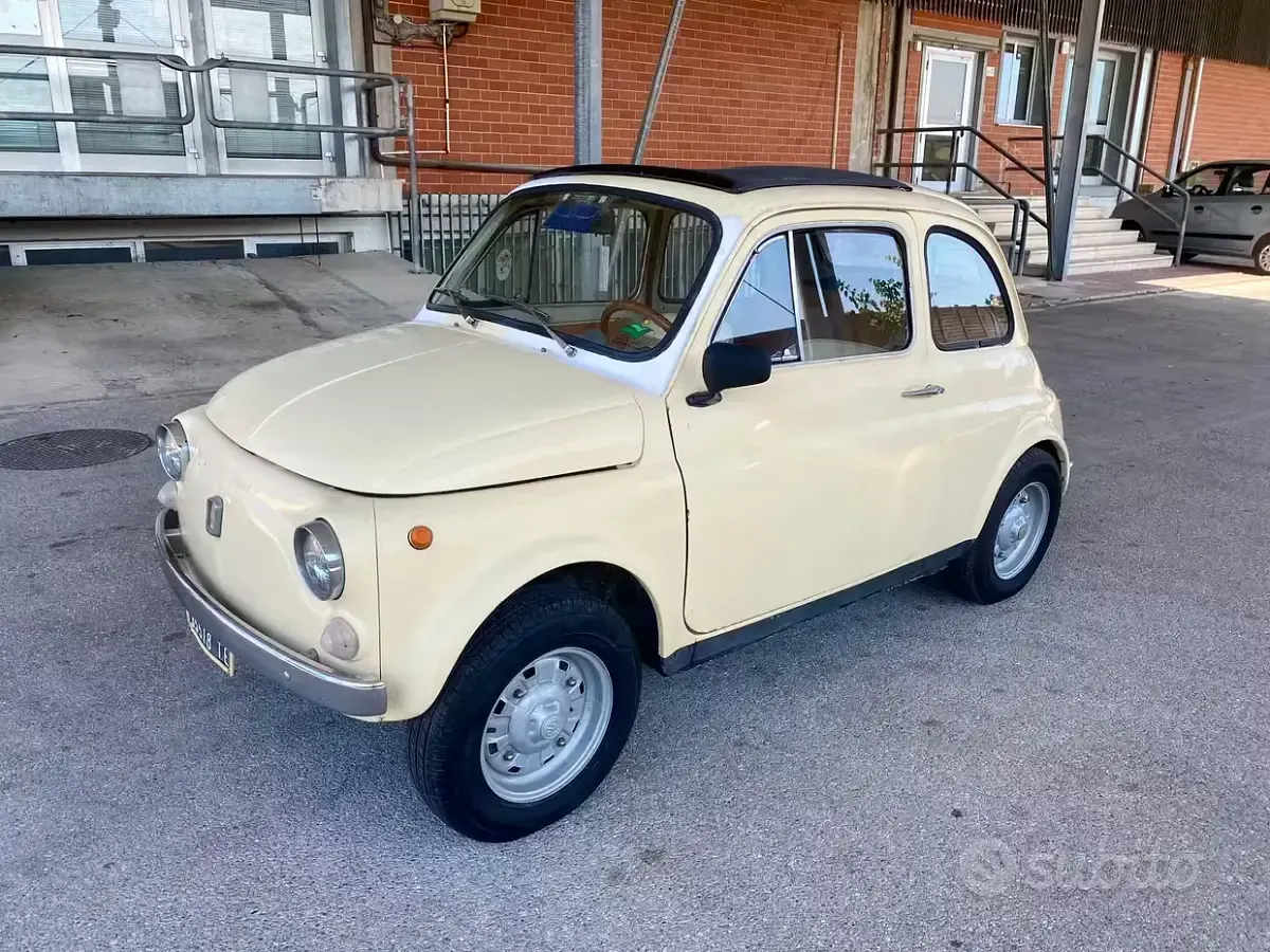 Usata Fiat 500 18 CV (13 kW) 1960 Utilitaria