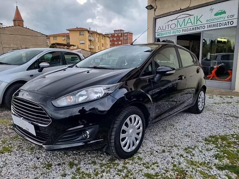 Usata Ford Fiesta 75 CV (55 kW) 2017 Nero Berlina