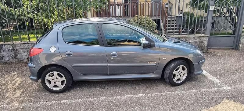 Usata Peugeot 206 75 CV (55 kW) 2006 Berlina