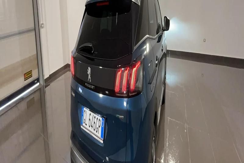 Usata Peugeot 3008 Allure 181 CV (133 kW) 2022 Blue celebes SUV