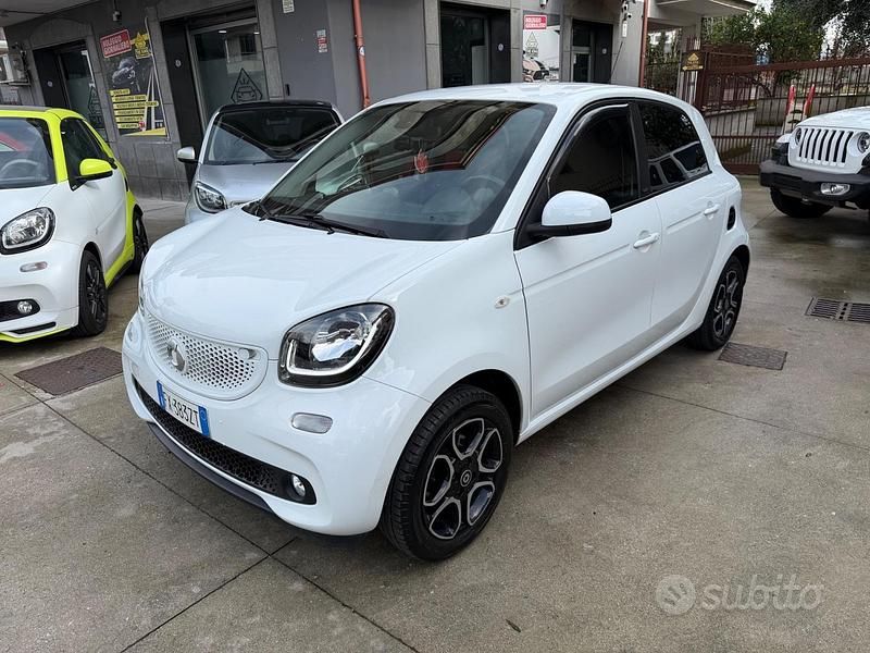 Usata Smart ForFour Passion 71 CV (52 kW) 2016 Bianco Utilitaria