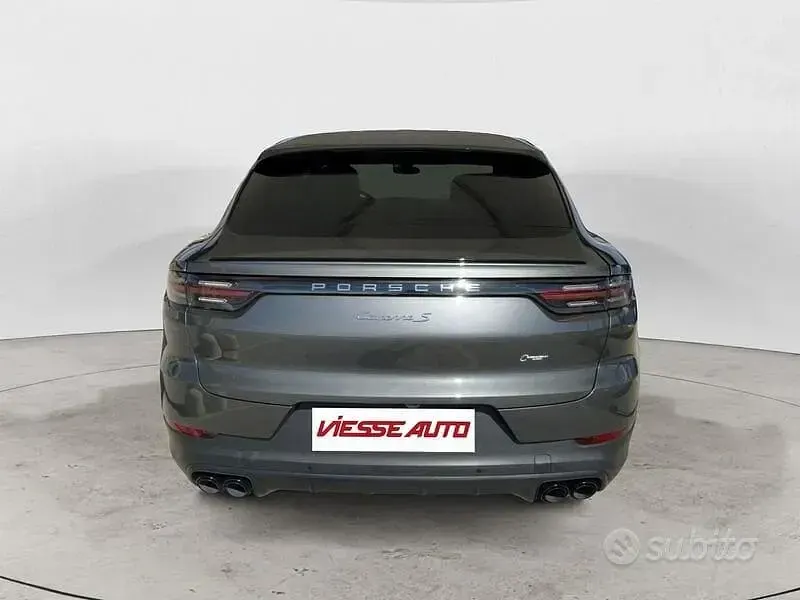 Usata Porsche Cayenne 441 CV (324 kW) 2020 Grigio SUV