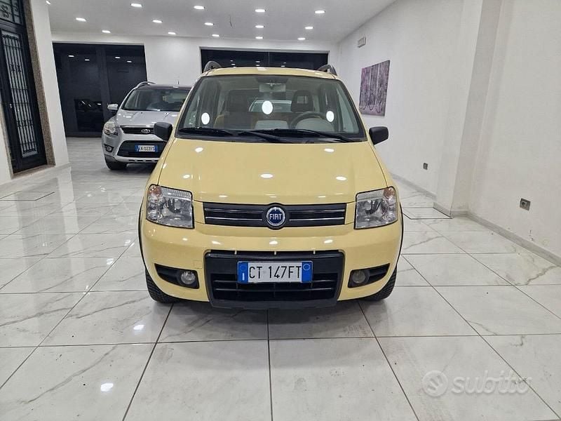 Usata Fiat Panda 4x4 Climbing 69 CV (50 kW) 2006 Giallo Utilitaria