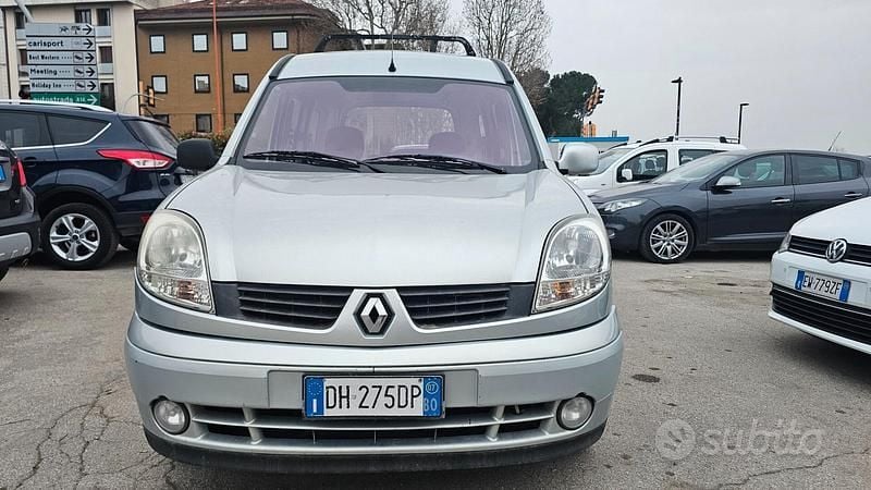 Usata Renault Kangoo Luxe 81 CV (59 kW) 2007 Grigio Monovolume
