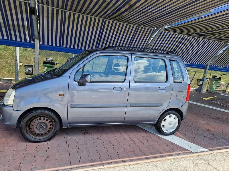 Usata Opel Agila 60 CV (44 kW) 2006 Grigio Utilitaria