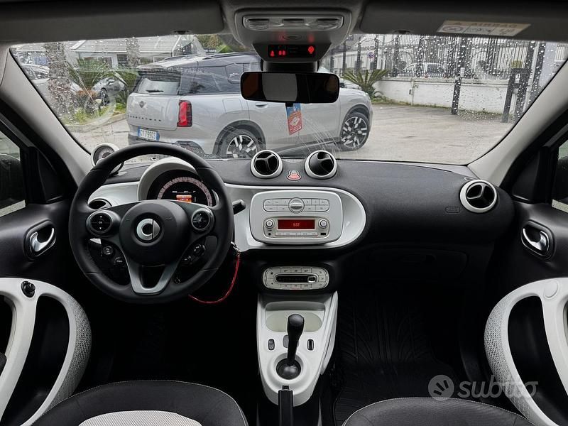 Usata Smart ForFour Passion 71 CV (52 kW) 2016 Bianco Utilitaria