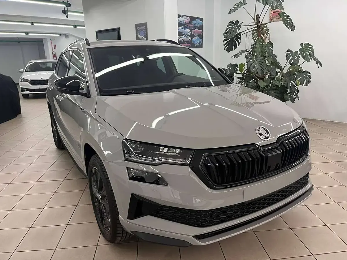 Usata Skoda Karoq Executive 150 CV (110 kW) 2024 Beige SUV
