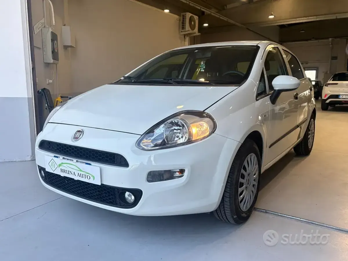 Usata Fiat Punto Street 69 CV (50 kW) 2017 Bianco Utilitaria