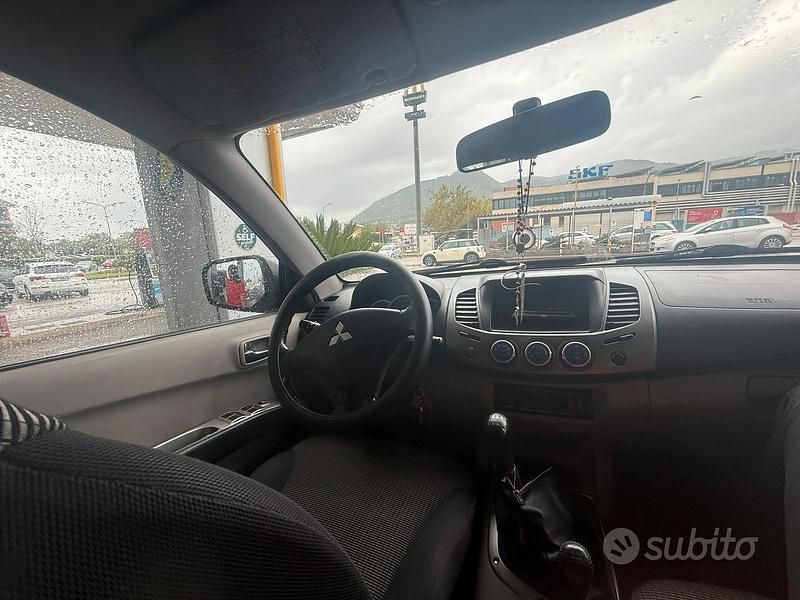 Usata Mitsubishi L200 136 CV (100 kW) 2013 Grigio Pick-up